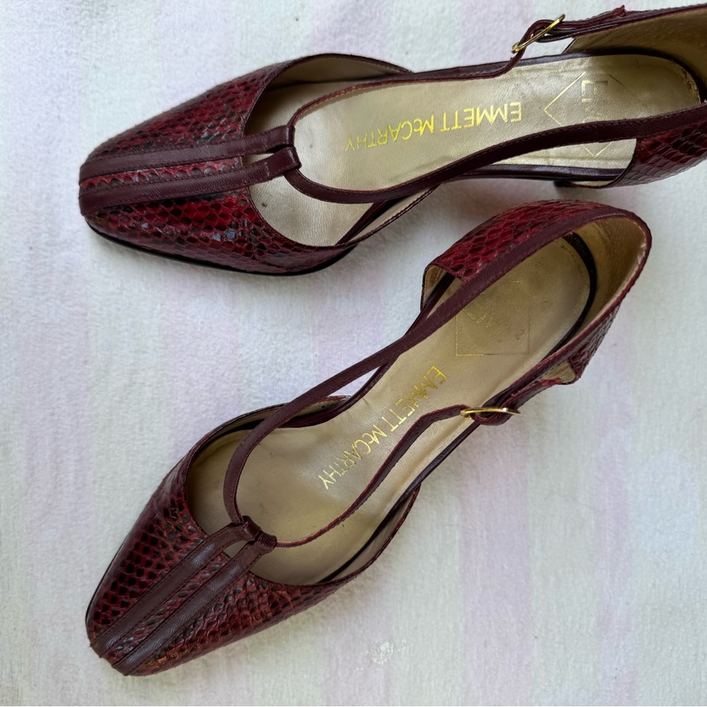 Elegant Red Heels with Classic Design